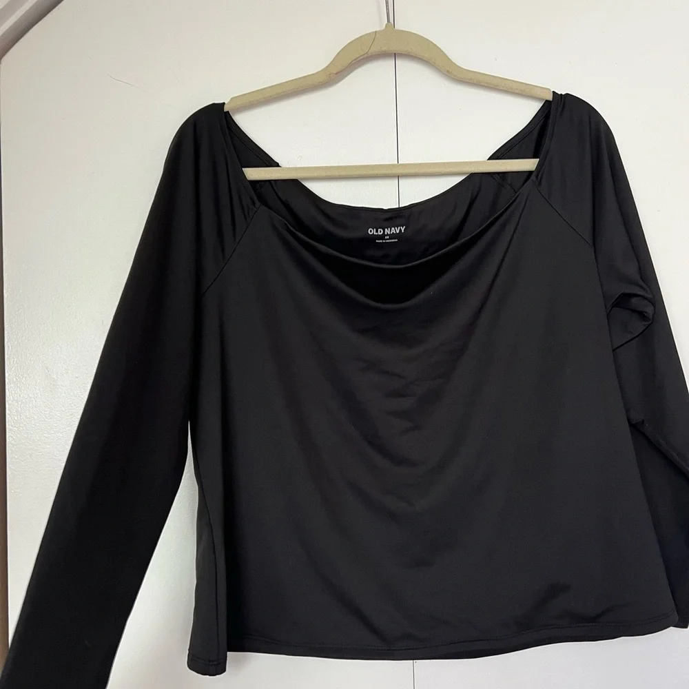 Elegant Black Women's Top - Picture 5 of 5